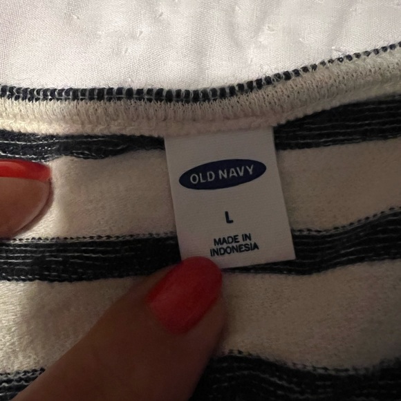 Old navy shirt - Picture 2 of 2